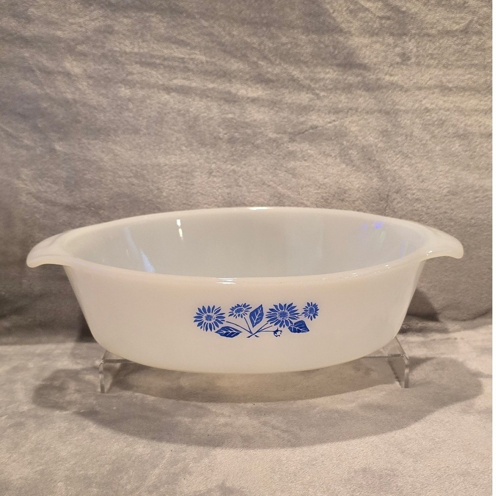 Vintage Fire-King Blue Cornflower 1.5 Qt Casserole Dish 472 Milk Glass USA